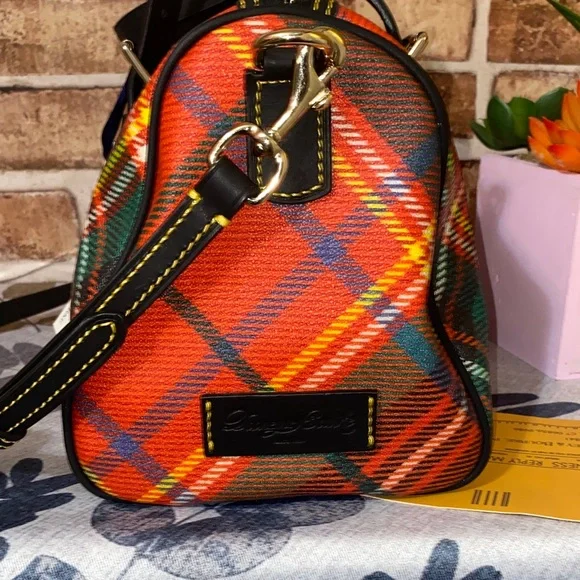 Dooney & Bourke barrel satchel and matching coin purse - Picture 5 of 13